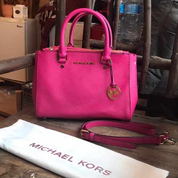 Michael Kors Handbags - Michael Kors Fuchsia Small Sutton